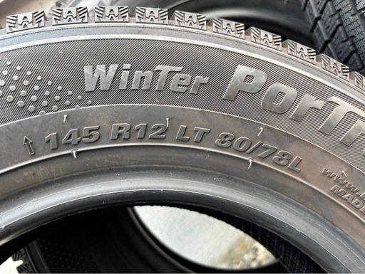 【バリ溝】スタッドレスタイヤ 4本　KUMHO Winter PorTran 145 R12 LT