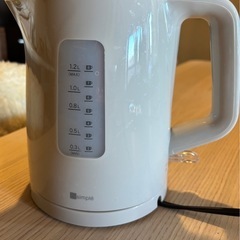 ほぼ未使用‼️ニトリの電気ケトル★1.2リットルの画像