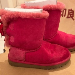 UGG  ピンクリボンブーツ　20cmの画像