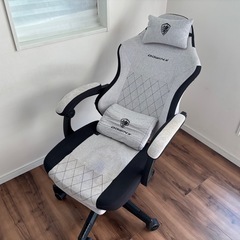 ゲーミングチェアの画像