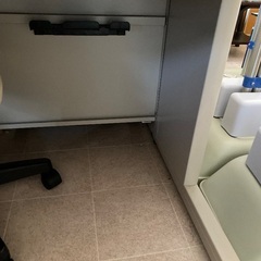 業務用　事務机　4こあります。ご希望個数で！の画像