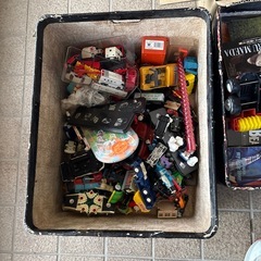 ミニカー　おもちゃ　CDも入ってますの画像