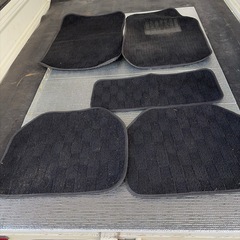 車フロアマットの画像