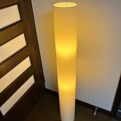 フロアースタンドの画像