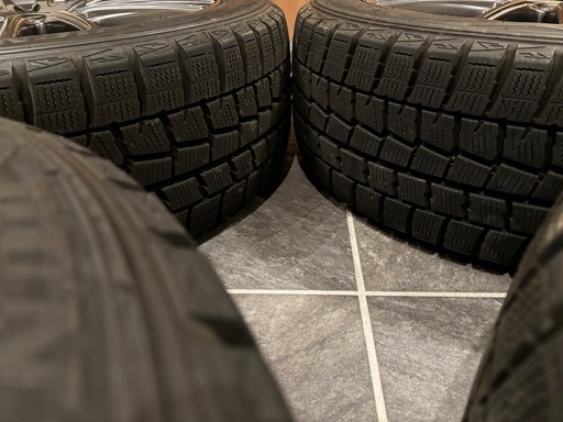 【定価10万円】スタッドレスタイヤ4本 215/50R17 ダンロップ　