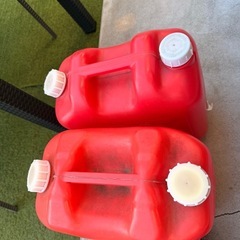 18Lポリ缶2つの画像