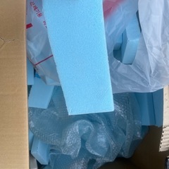 大量のスタイロフォーム片の画像