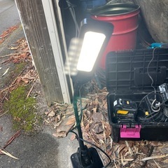 中古品　LED スタンドライト 黒の画像