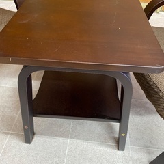 ミニテーブルと椅子のセットの画像