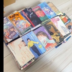 大量のCDとビデオのセット　引き取り希望の画像