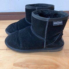 ムートンブーツの画像