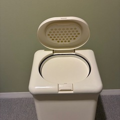 おむつ用ゴミ箱の画像