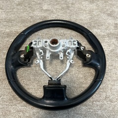 スバルMOMOステアリングの画像