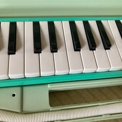 鍵盤ハーモニカ　100円の画像