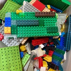 小さいブロック(大量※LEGOではありません)の画像