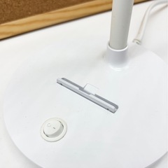 中古◆LEDデスクライト◆ニトリ◆スマホスタンド付きの画像