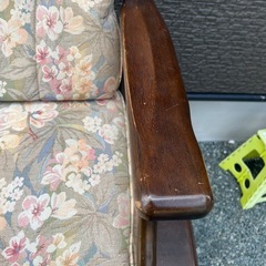 オールドカリモク 2人掛けソファ 花柄 木製フレーム 昭和レトロ ヴィンテージの画像