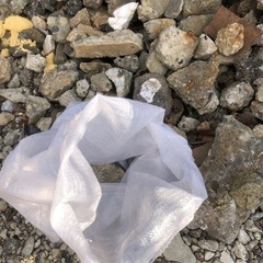 コンクリートガラ、石の画像