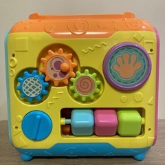 ［ジャンク品］top tots たくさん遊べる！音と光のラーニングキューブの画像