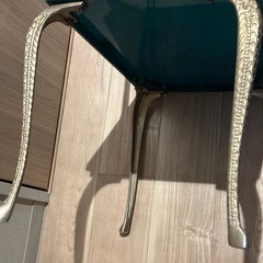 2段樹脂グリーン アンティーク棚の画像