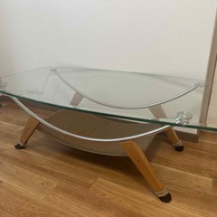 ガラスローテーブル（無料）の画像