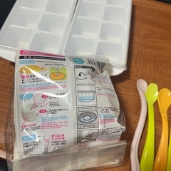 離乳食★冷凍小分け保存容器★おかゆ★離乳食スプーンの画像