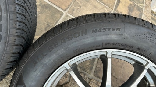 値下げ！205/60R16オールシーズンタイヤ＆6.5jj53-114.3-5穴ホイール 値下げ！205/60R16オールシーズンタイヤ＆6.5jj53-114.3-5穴ホイール