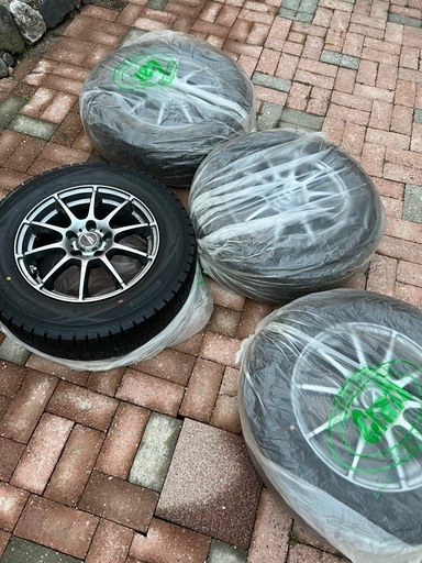 新品冬用タイヤ　スタットレス