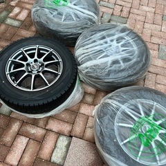 新品冬用タイヤ　スタットレスの画像