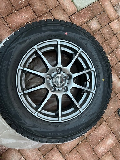 新品冬用タイヤ　スタットレス