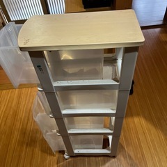 収納ラックの画像