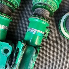 テインの車高調の画像