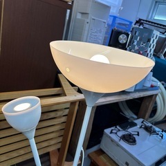 IKEAスタンドライト2灯タイプの画像