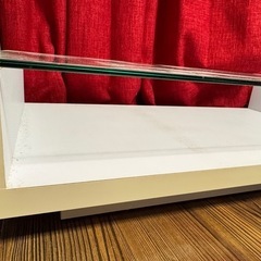 ガラスローテーブルの画像