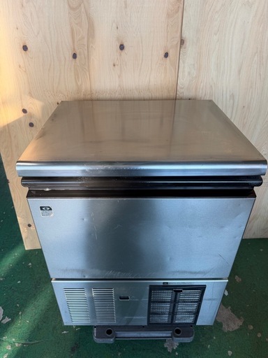 2013年  ホシザキ製氷機 65kg