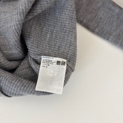 UNIQLO タートルネック　Mの画像