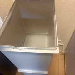 ゴミ箱の画像