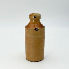 英国 アンティーク 陶器 ボトル 花器 一輪挿し 花瓶 ストーンウェア 焼き物 ビアボトル ディスプレイ フラワーベース イギリス 97099の画像