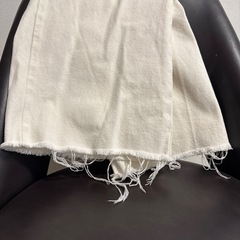 ZARA ホワイトデニムパンツ　の画像