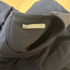 theory luxe ネイビーセットアップの画像