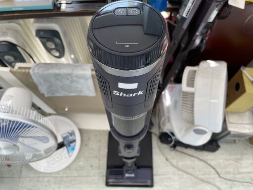2024年製　Shark CleanSense iQコードレス掃除機