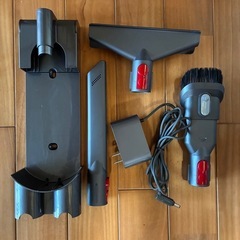 Dyson V8 slim fluffy 本体と付属品の画像