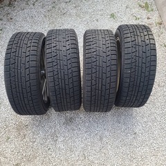 アルファードスタッドレスタイヤの画像