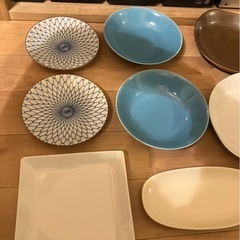 ①お皿まとめの画像