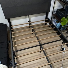 ベッドフレーム　セミダブルの画像