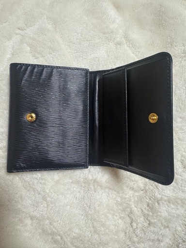 プラダ　三つ折り財布　値下げしました。