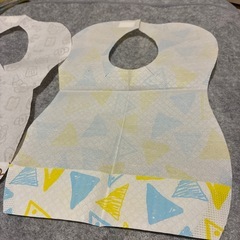 【未使用品】紙製使い捨てエプロン　62枚の画像