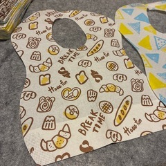 【未使用品】紙製使い捨てエプロン　62枚の画像