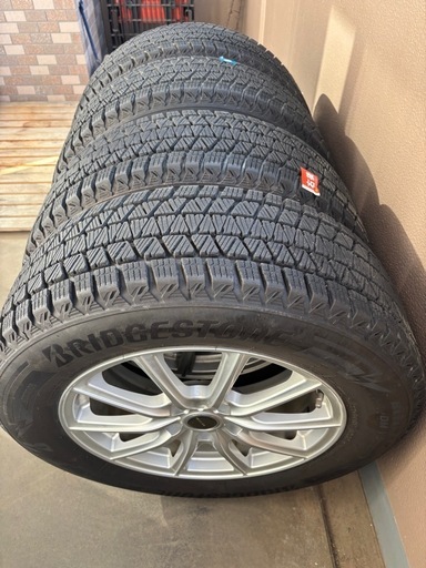 スタッドレスタイヤ4本＋アルミホイール付【225/65R17】【溝約8mm】所沢引取 