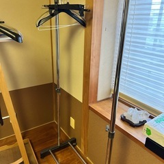 ハンガーラックの画像